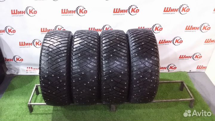 Goodyear Ultragrip Ice Arctic 215/60 R16