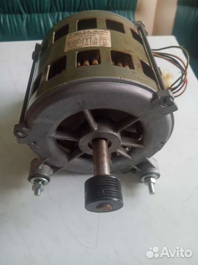 Двигатель от стиральной машины siemens(испания)