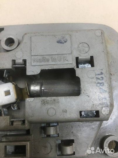 Плафон внутреннего освещения Nissan Primera