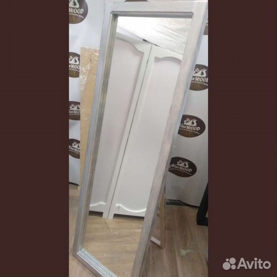 Зеркала в красивой раме интерьерные