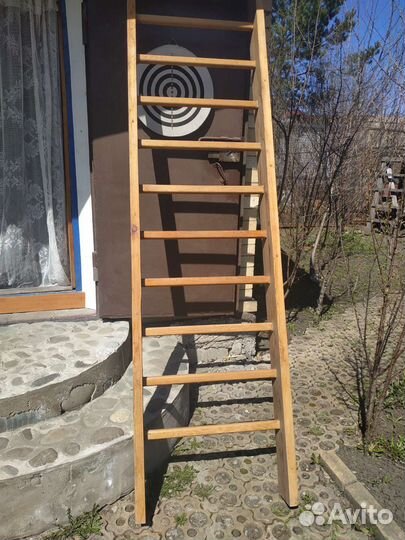 Лестница деревянная 