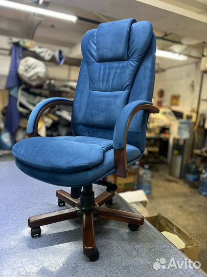 Компьютерное кресло в ткани