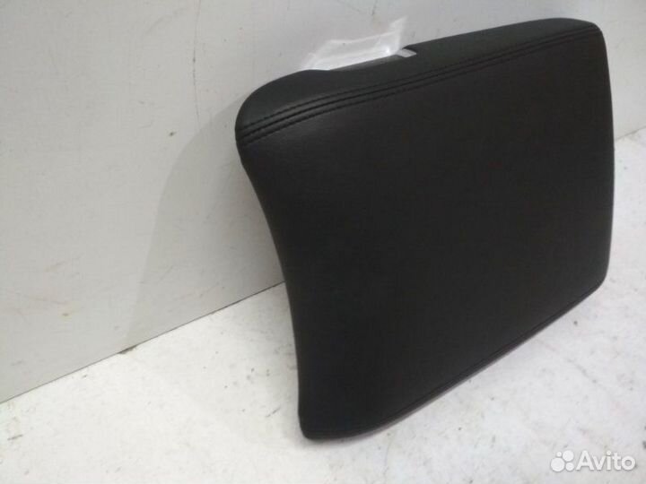 Подлокотник Toyota Alphard 1 2011