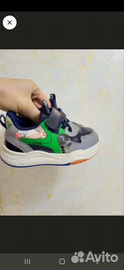 Кроссовки детские