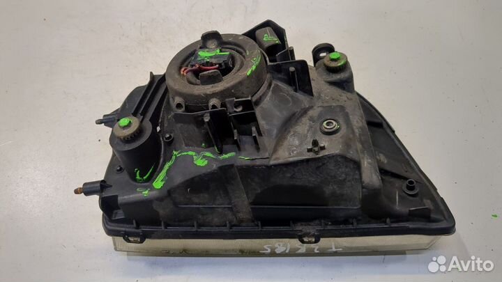 Фара (передняя) Mitsubishi L200, 2000