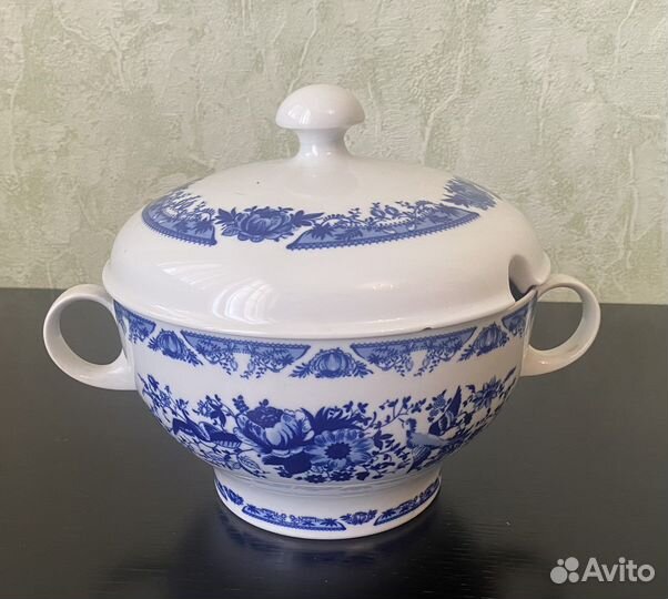 Супник фарфоровый