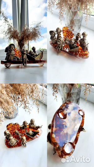 Хомлины на подставке из янтаря