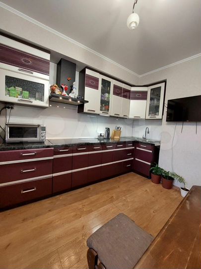 2-к. квартира, 65 м², 1/16 эт.