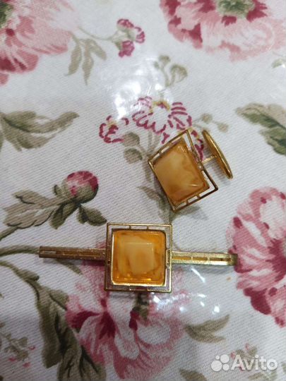 Винтажная брошь Чехия