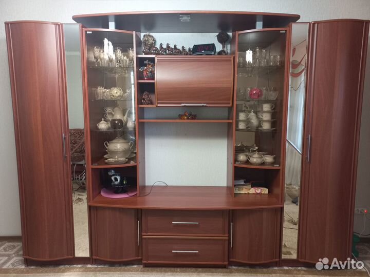 Стенка в гостиную бу