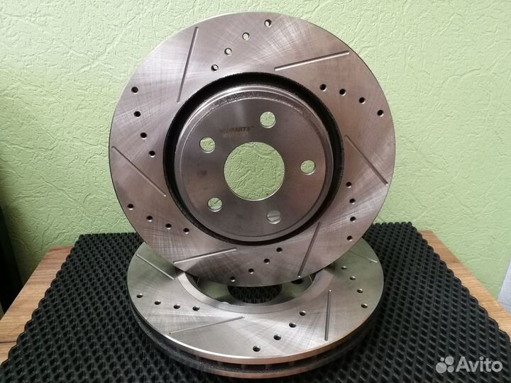 Тормозной диск Jeep Grand Cherokee WK2 Передний