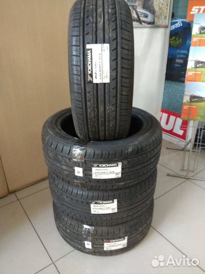Yokohama BluEarth-ES ES32 A 235/45 R17 97V