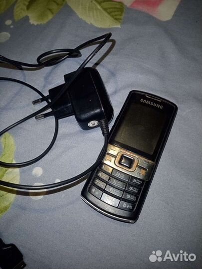 Samsung B2100