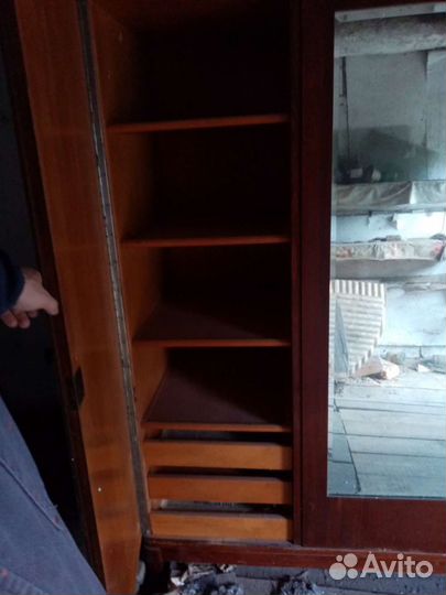 Шкаф платяной дубовый