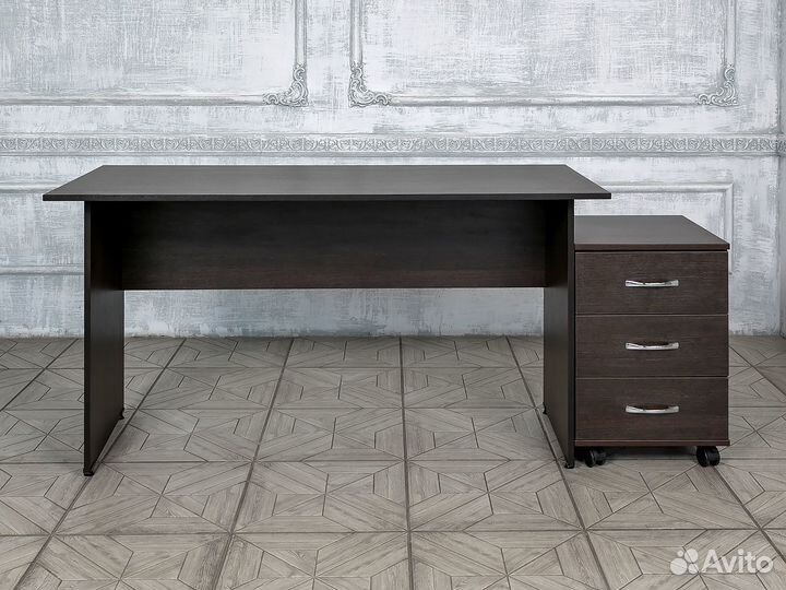 Офисные столы