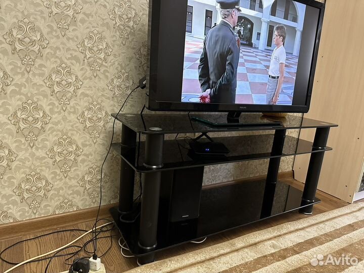 Стеклянная тумба