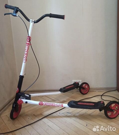 Самокат взрослый(инерционный)