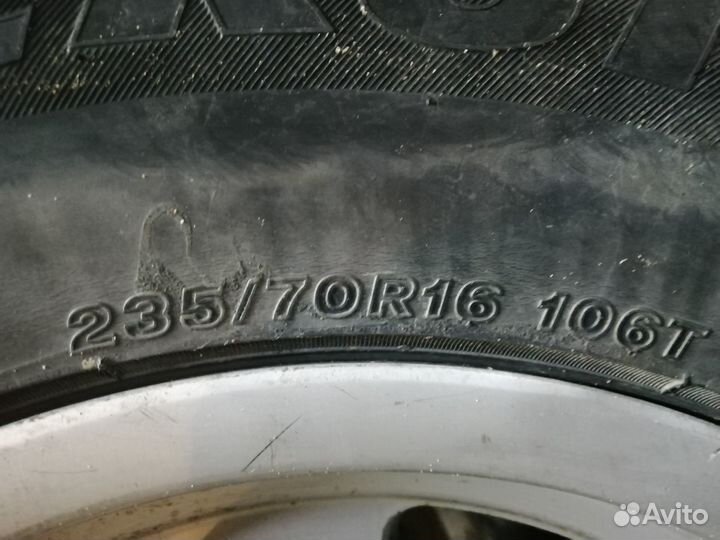 Bridgestone Ice Cruiser 7000 235/70 R16 106T