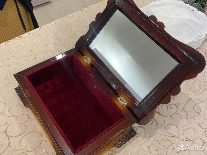 Шкатулка для украшений