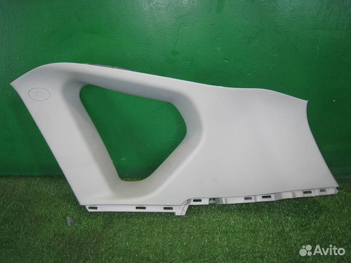 Обшивка багажника правая Toyota Auris E18 2015
