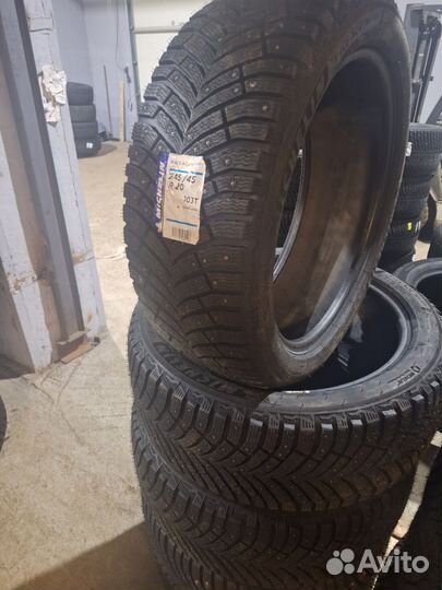 Michelin X-Ice North 4 SUV 245/45 R20 103T