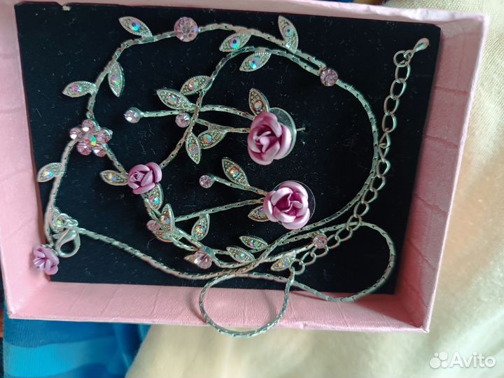 Украшение на шею бижутерия и серьги