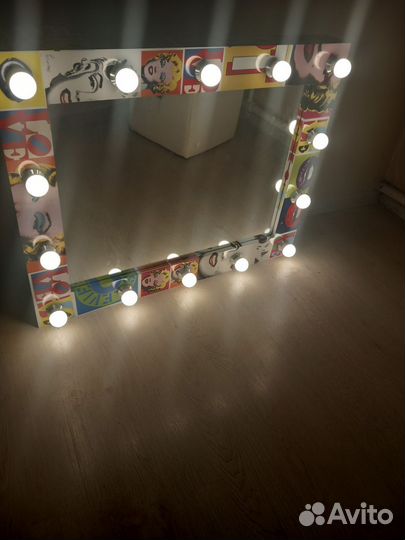 Зеркало с лампочками