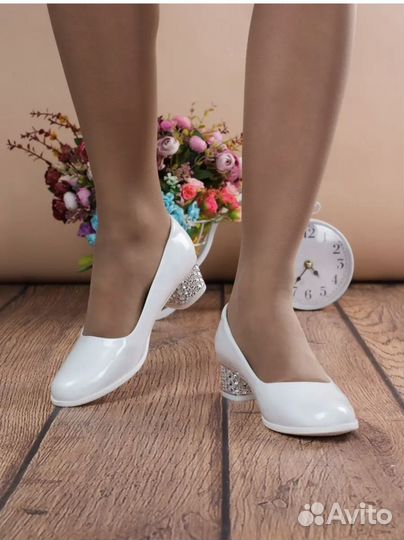 Туфли для девочки 36 размер белые