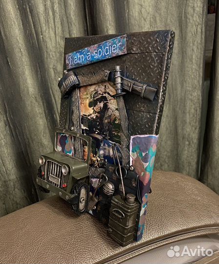 Фоторамка в военном стиле