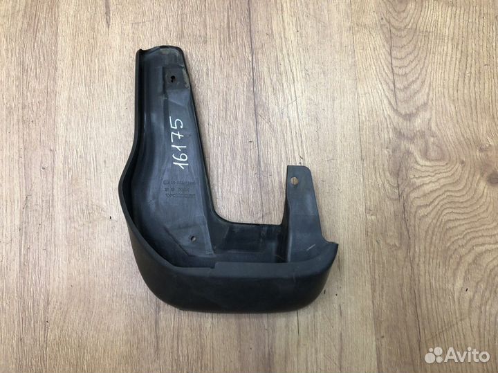 Брызговик передний левый Honda CR-V 2012-2018