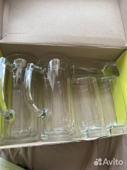 Стаканы и пивные кружки