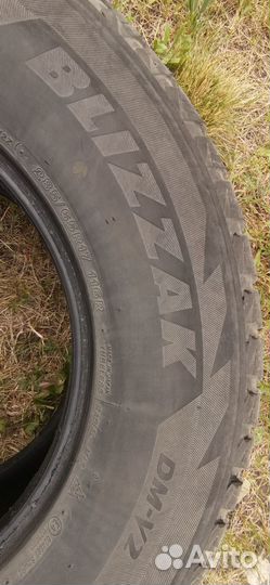 Bridgestone Blizzak DM-V2 285/65 R17