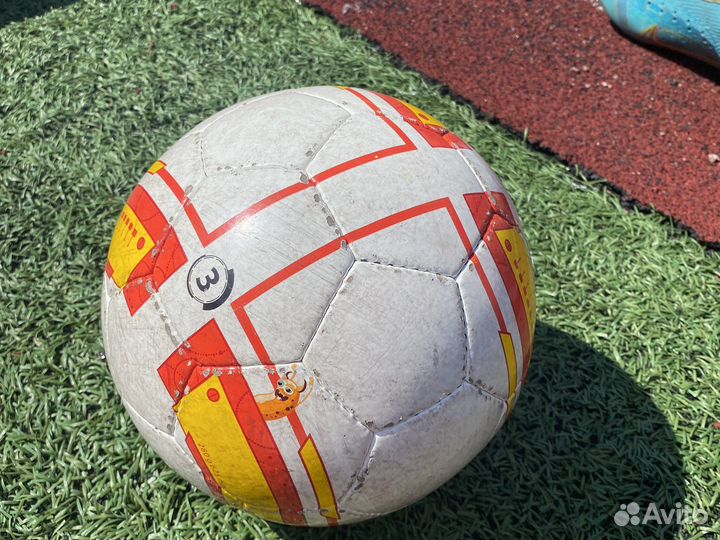 Футбольный мяч