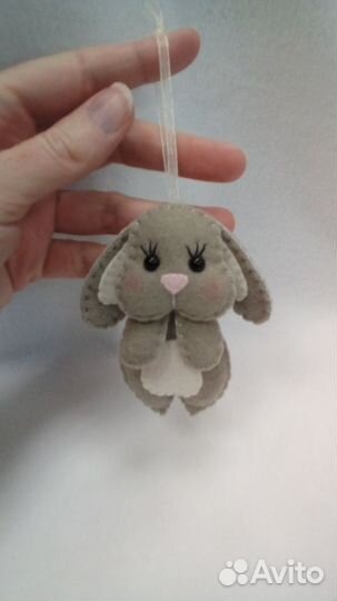 Игрушка из фетра Зайчик