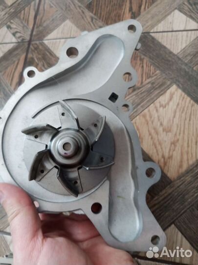 Насос водяной Mitsubishi Pajero