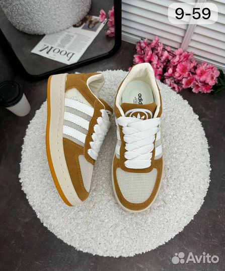 Кроссовки женские