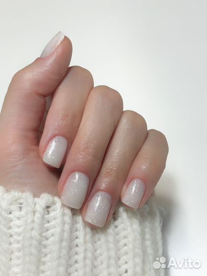 Модель на маникюр