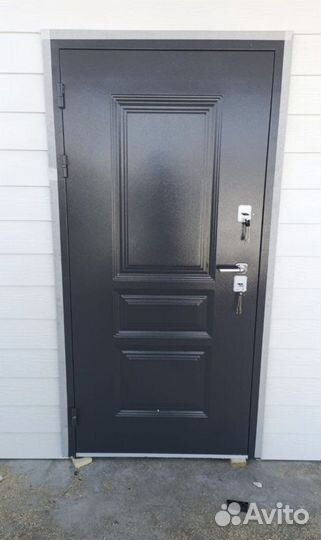 Дверь входная металлическая