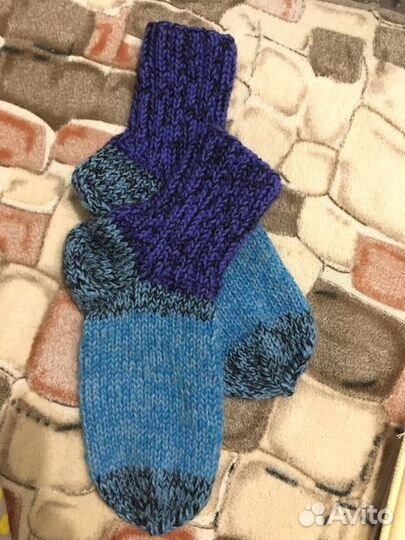 Носки,шали, бактусы,тапки,биретки,платочки