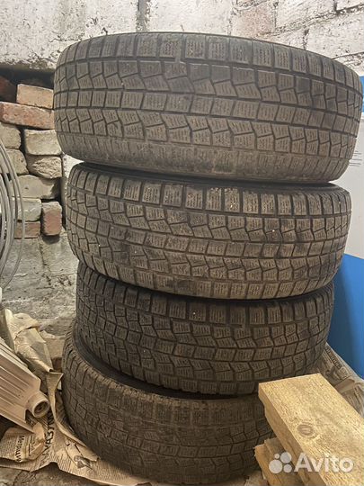 Northtrek N2 215/60 R16