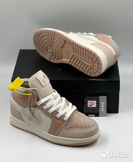 Кроссовки женские Nike Air Jordan 1