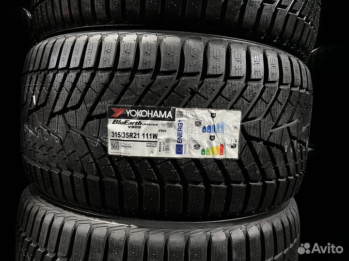 Yokohama BluEarth Winter V905 315/35 R21 и 275/40 R21 111W