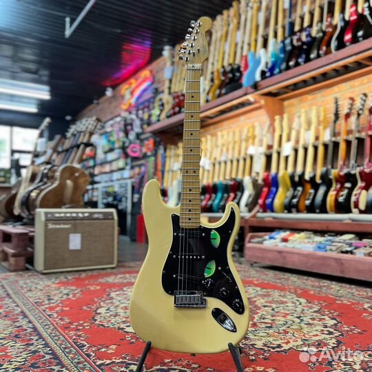 Электрогитара Fender American Standard Stratocaste