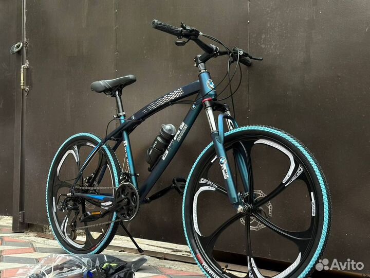 Велосипед BMW новый на литых дисках