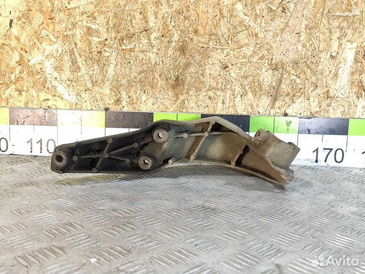 Кронштейн генератора Opel Vectra B