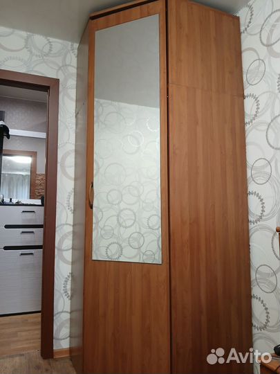 Угловой шкаф