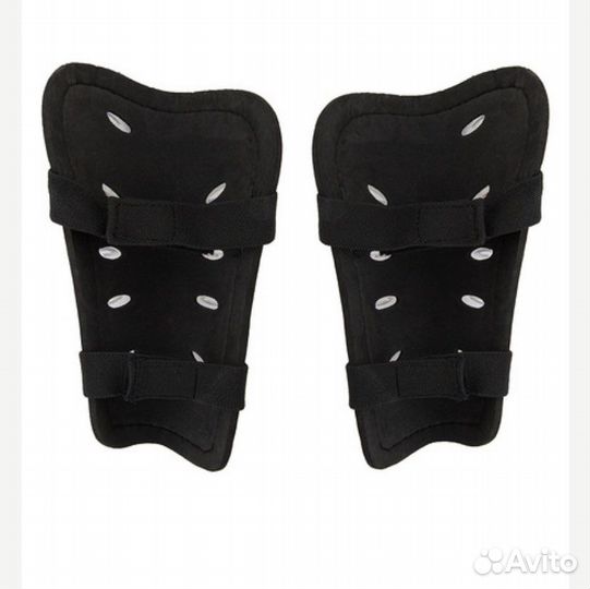 Щитки футбольные детские Larsen