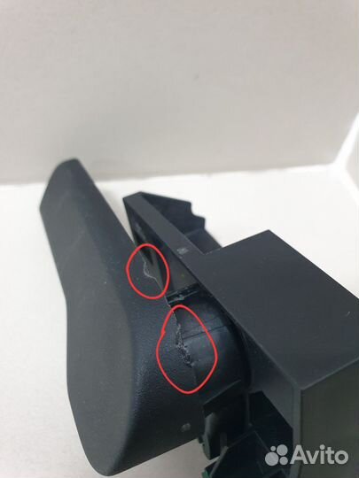 Ручка открывания капота / кронштейн VW Passat B7