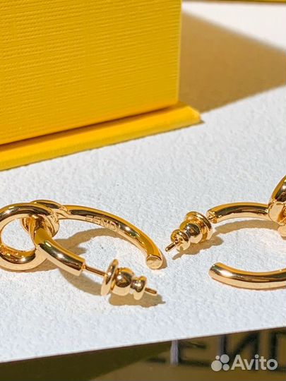 Серьги fendi