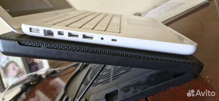 Apple MacBook mid 2010